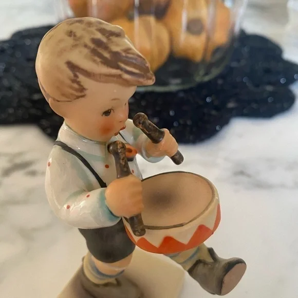 Hummel Figurine Little Drummer - Picture 6 of 9